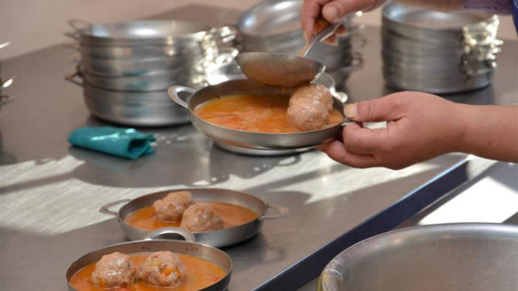 Д-р Виктор Кирчев: При двама служители в столовата на „Йовков“ е установена стафилококова инфекция