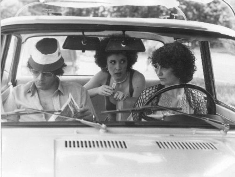 Българска национална филмотека, кадър от филма "Дами канят" (1980), сниман в Асеновград и околностите.
