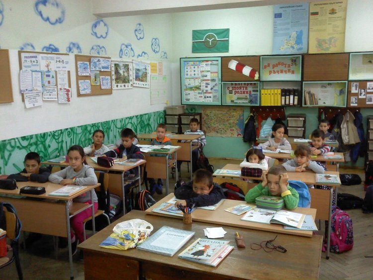 Родители четоха приказки на второкласниците в СУ "Любен Каравелов"