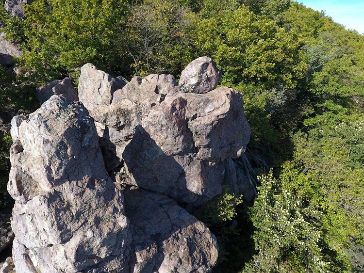 Скални изследователи: Открихме конник без глава край Горно Брястово