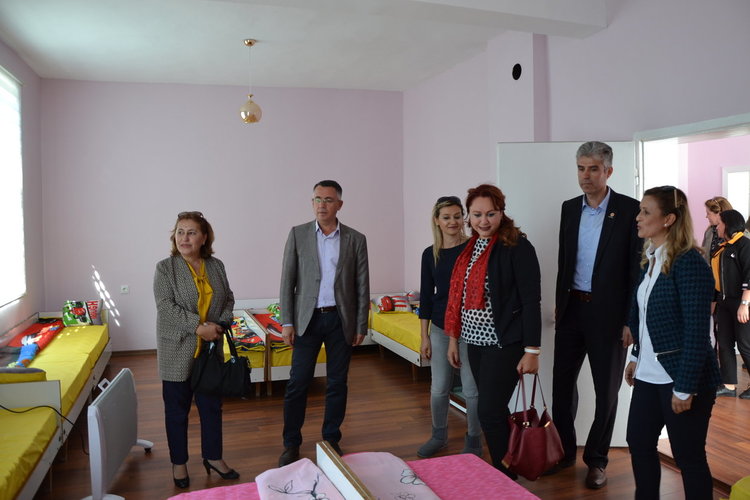 Ремонтираха детска градина в Стремци по проект на 12 сдружения от Турция