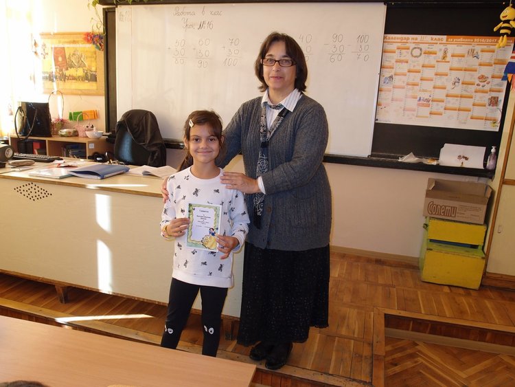 . През седмицата в час гостуваха майки и баби, които четоха любими приказки на децата