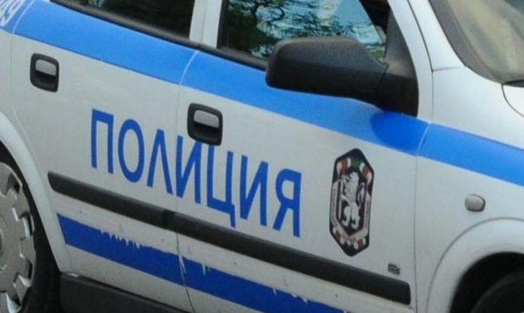 Задържаха 11 души при спецакция срещу наркотици и проституция