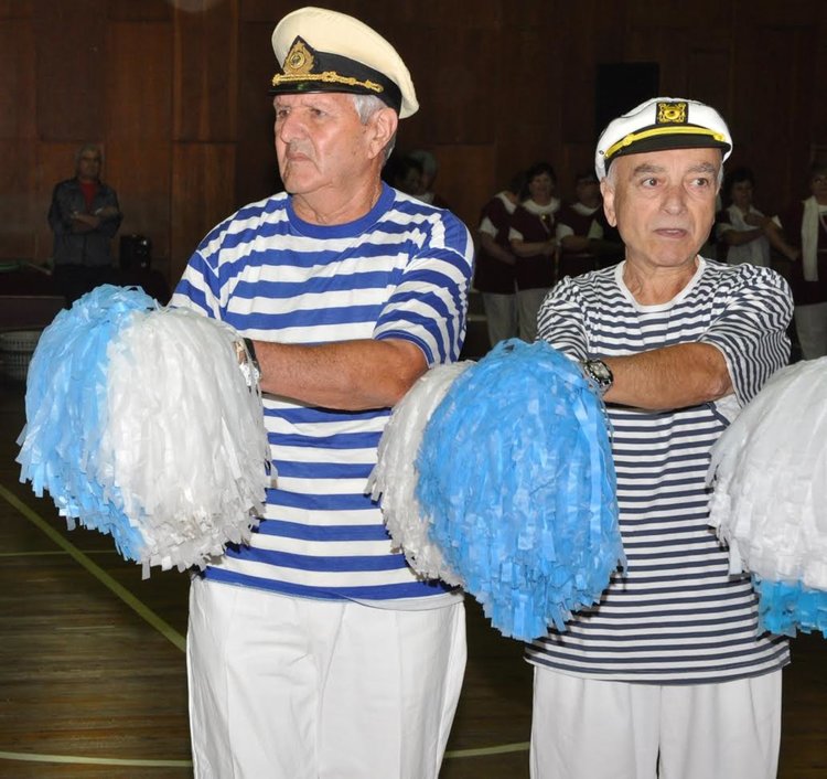 Пенсионери демонстрираха завидна физическата активност в зала "Младост"