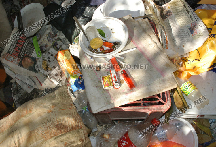 Хасковски бездомници посрещат зимата в басейн