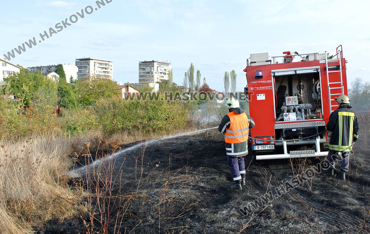 Кенана пламна, огънят на метри от хотел „Европа“