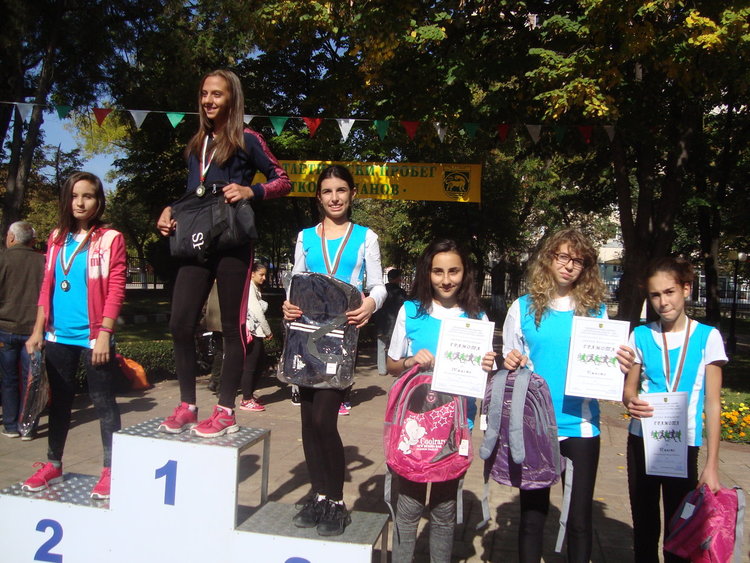 Доминация на учениците на Марияна Бозакова на традиционния шосеен пробег в Нова Загора