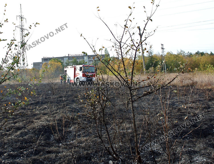 Кенана пламна, огънят на метри от хотел „Европа“