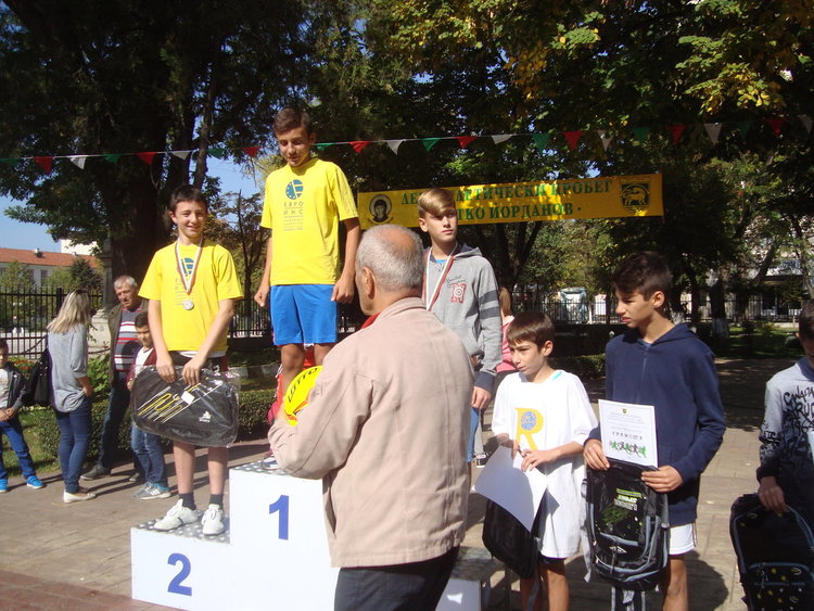 Доминация на учениците на Марияна Бозакова на традиционния шосеен пробег в Нова Загора