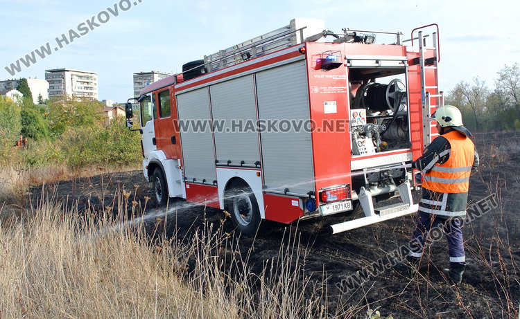 Кенана пламна, огънят на метри от хотел „Европа“