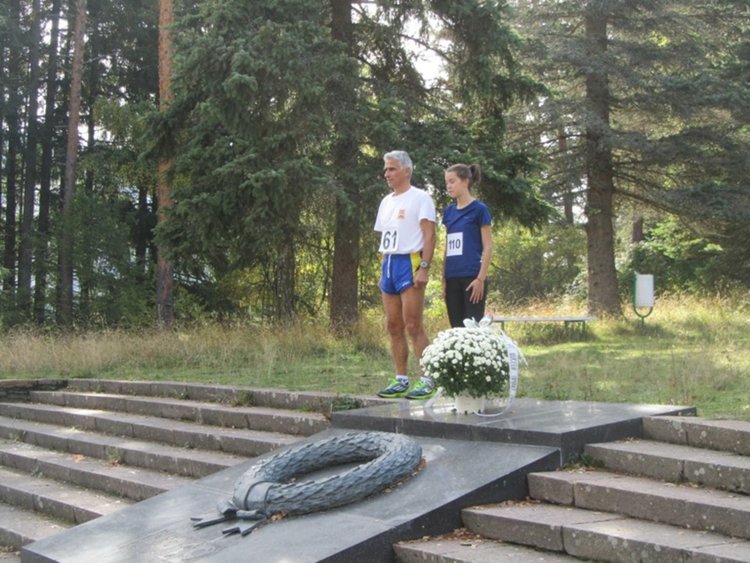  Радостин Капуджиев пробяга 14 км за 73 минути и победи в маратона, посветен на Освобождението