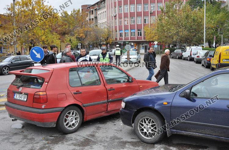 Заблеян младок удари  Голф и предизвика тапа до Първа поликлиника