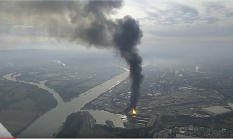 Експлозия в химически завод разтърси германски град (видео)
