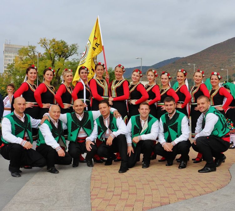 Трето място във фолклорното надиграване "Приятели чрез танца" завоюва димитровградският клуб по фолкаеробика "Плетеница"