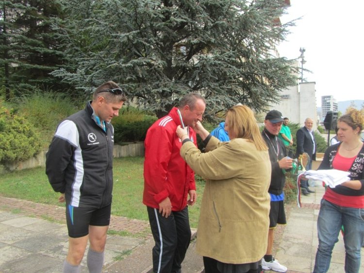  Радостин Капуджиев пробяга 14 км за 73 минути и победи в маратона, посветен на Освобождението