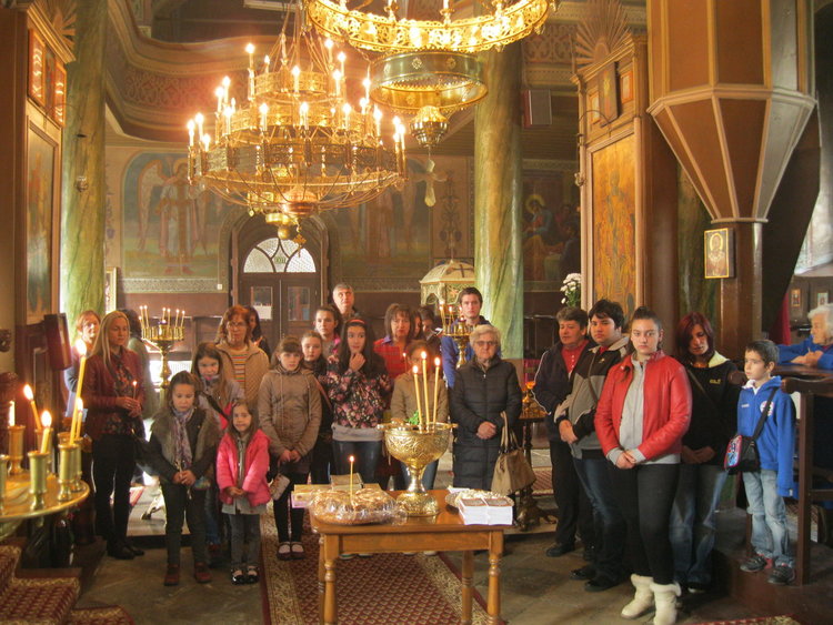 Пета учебна година започна в Неделното училище при храм „Св. Николай Чудотворец“ в Смолян