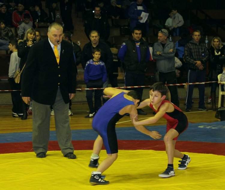 Димитровградските борци спечелиха 6 медала от два турнира в Турция