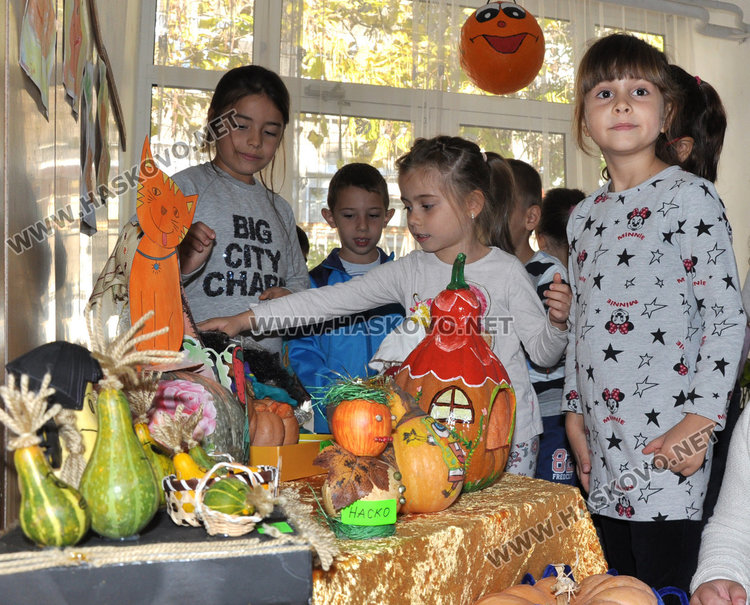 180 тикви оживяха в детска градина