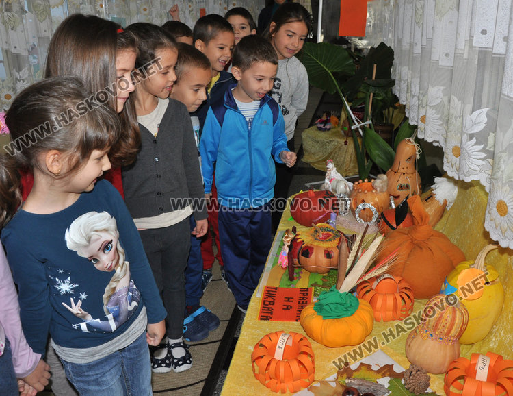 180 тикви оживяха в детска градина