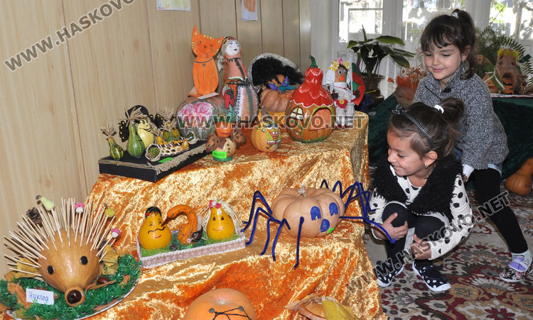 180 тикви оживяха в детска градина