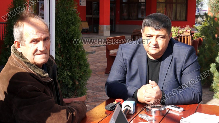 Кметът на селото е категоричен, че дядо Асен няма никаква вина, а процедурите са тромави и бавят хората с месеци