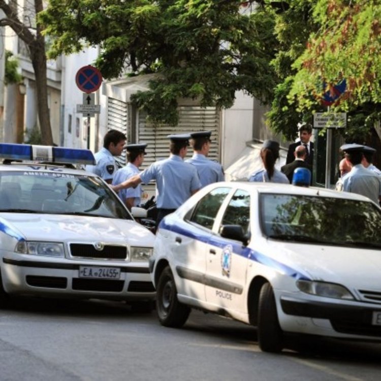 Българин загина, прегазен от две коли в Гърция