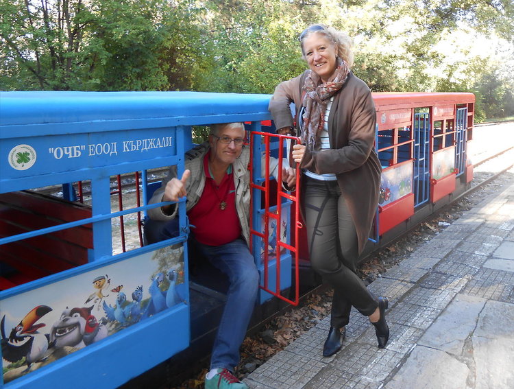 Брат и сестра кърджалийци гостуват с изложба от елитни световни фотографии