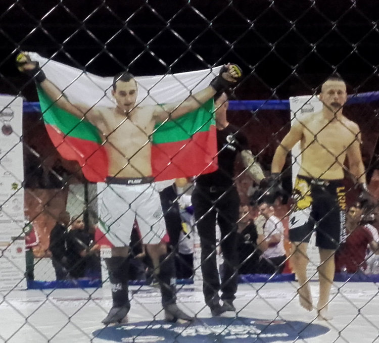 Злато и сребро за хасковските ММА бойци от Балканското в Албания