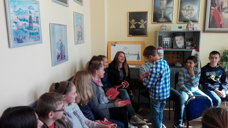 10 години славейковци посрещат децата от Крумовград