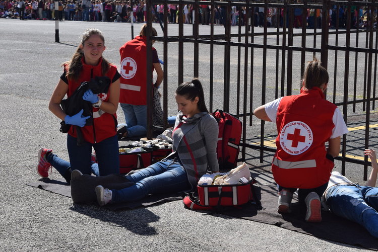 Едва 1500 кърджалийци ще се спасят при бомбена атака,училищата без защита  