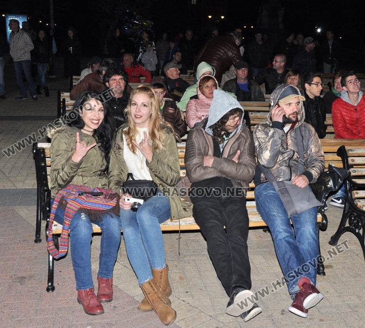 Васко Кръпката, пловдивска група и хасковски таланти стартираха Рок Октомвриада
