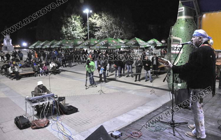 Васко Кръпката, пловдивска група и хасковски таланти стартираха Рок Октомвриада