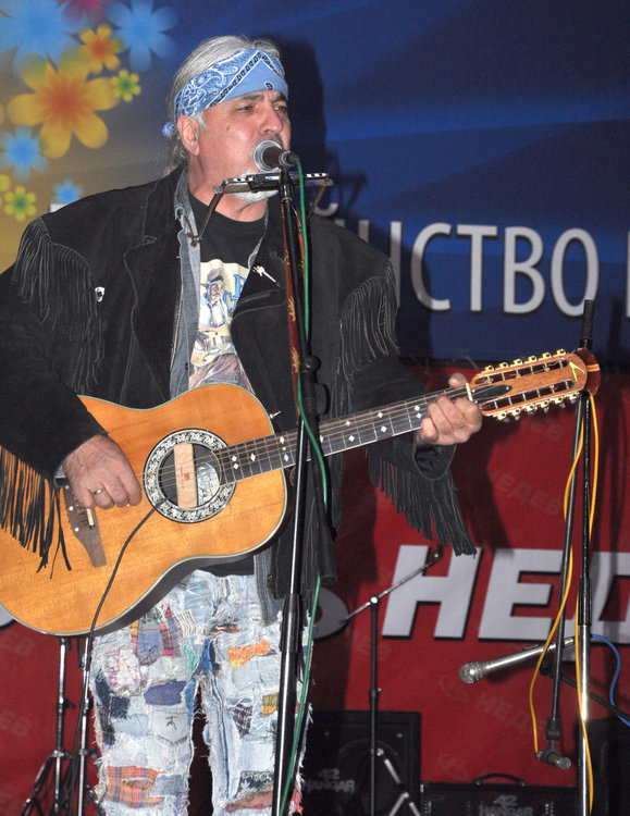 Васко Кръпката, пловдивска група и хасковски таланти стартираха Рок Октомвриада