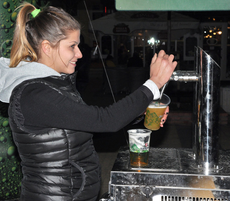 Васко Кръпката, пловдивска група и хасковски таланти стартираха Рок Октомвриада