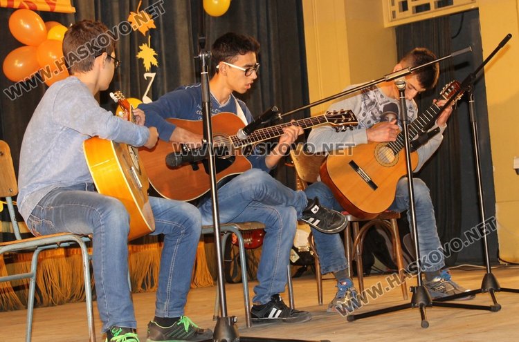 Димитровградски таланти се изявиха в Есенните музикални дни