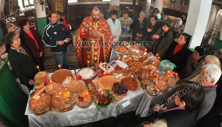 100-литров казан с фасул за Свети Иван Рилски в Конуш