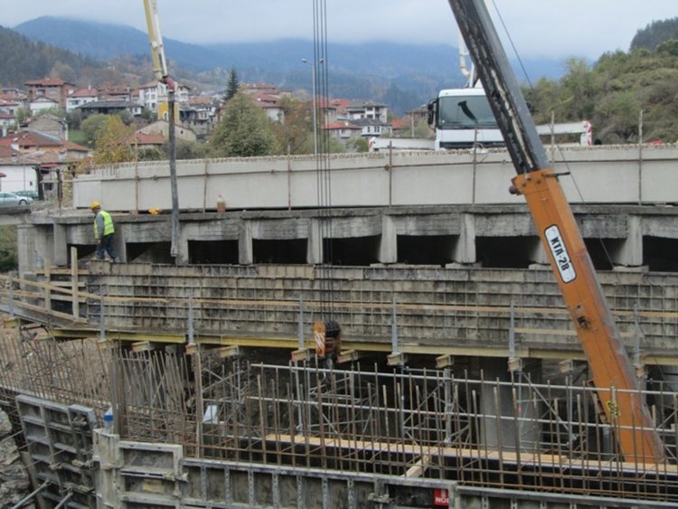 Обходният път на Смолян се строи ударно, от АПИ  направиха инспекция