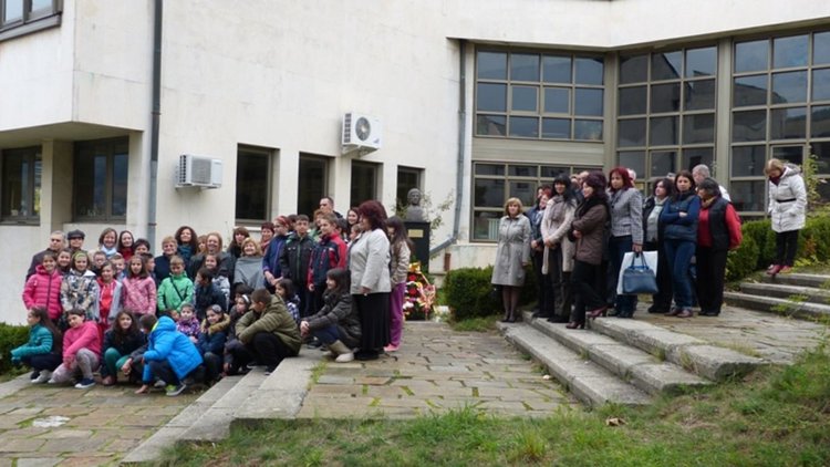 С цветя пред паметника на Ласло Наги Смолян отбеляза Деня на българо-унгарската дружба
