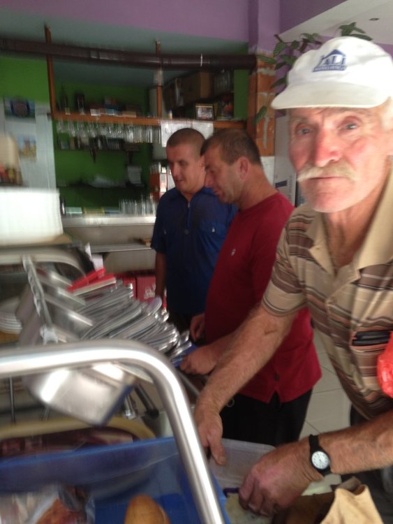 Топъл обяд за 140 души в Момчилград