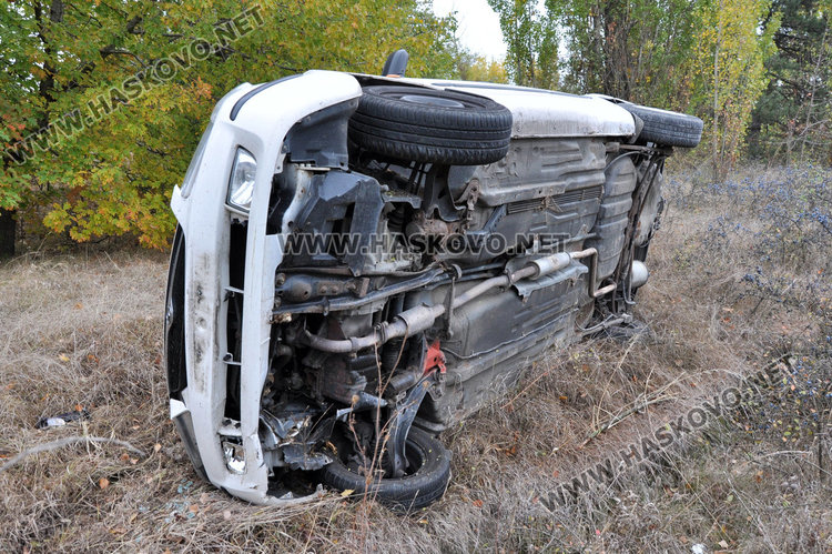 23-годишна се обърна с Мазда в канавка край Хасково