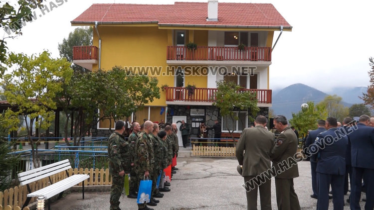 За празника на 101 Алпийски батальон осветиха новия учебен център