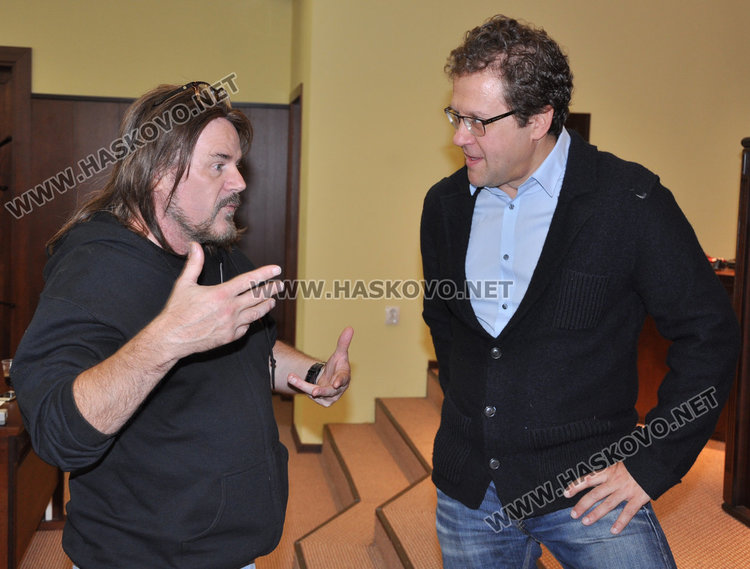 Историческо запознанство в Хасково на Веско Ешкенази и Дуги Уайт от „Рейнбоу“