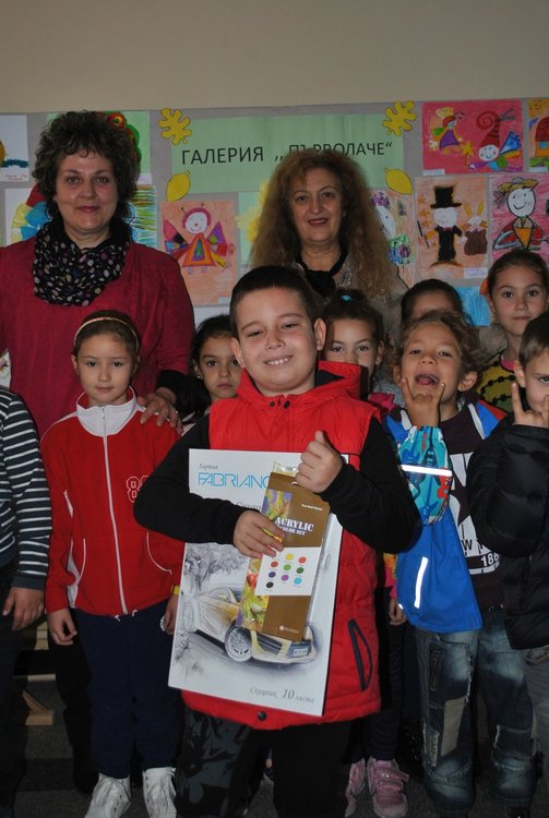 Първокласник подреди изложба в ОУ "П.Славейков"