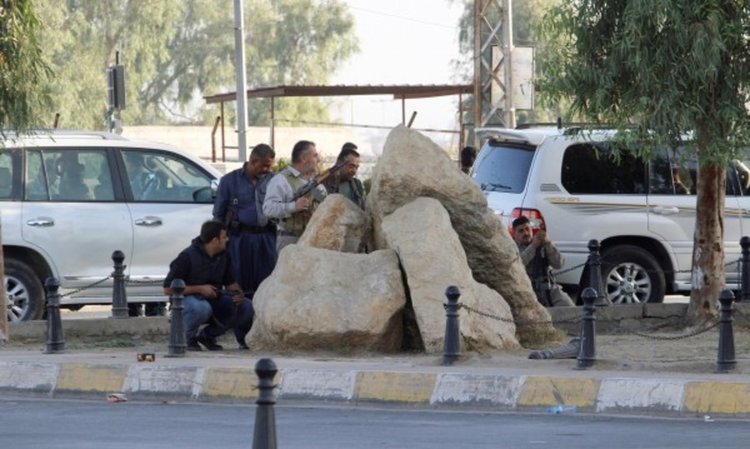 Бойци на ИД нападнаха правителствени сгради в Киркук