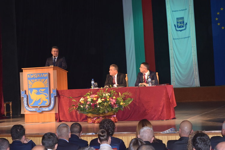 Приветствие от Неджми Али