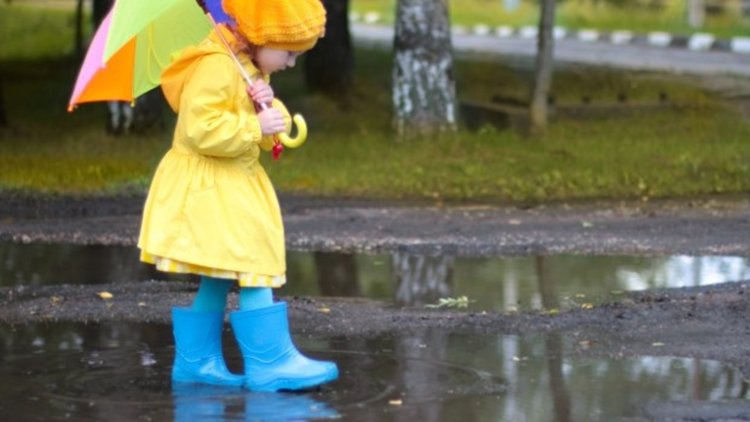 Облаци и дъжд в цялата страна