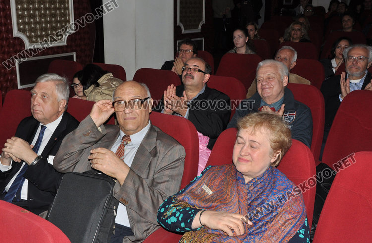 7-годишна цигуларка подреди участниците в „Недялка Симеонова“