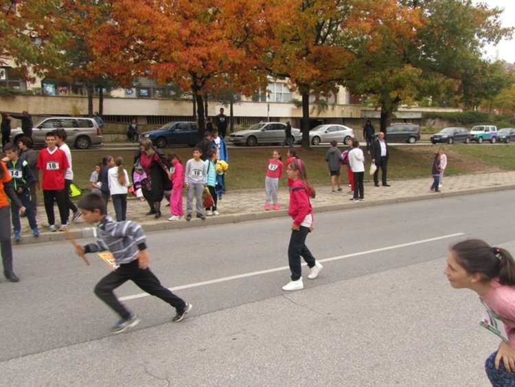 500 деца от смолянските училища пробягаха трасето от площад "България" до площад "Свобода"