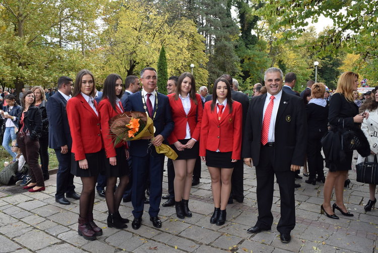 Стотици венци и букети цветя за Освободителите на Кърджали