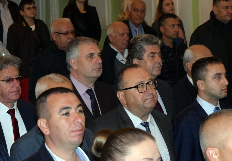 Ивайло Калфин се поклони на паметниците на освободителите,поздрави кърджалийци и кмета за празника на града